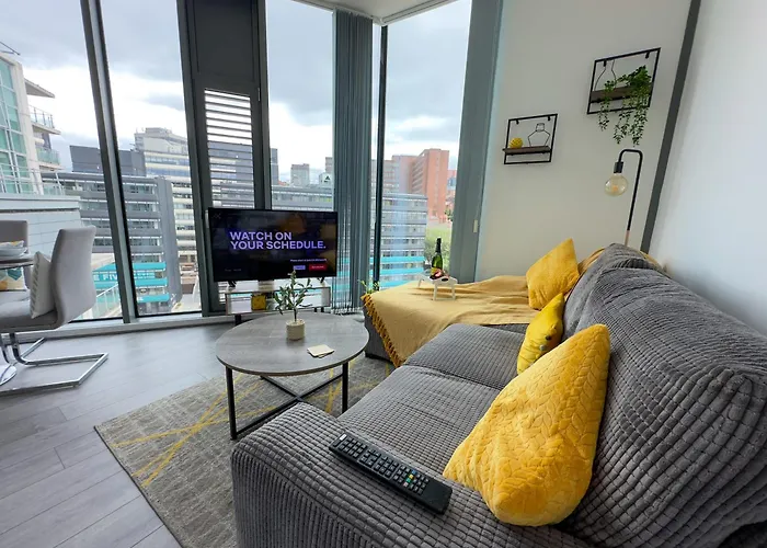 Elegant City Centre Penthouse I Exclusive Deal I Sleeps Up To 6 Guest I Families, Business Stay I By Tranquillity Homes Short Lets & Serviced Accommodation Sheffield
